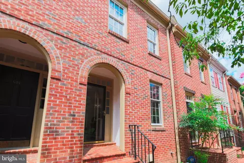 649 S Columbus St, Alexandria, VA 22314