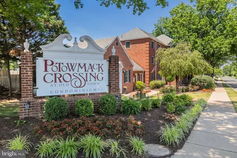 1636 W Abingdon Dr #102, Alexandria, VA 22314