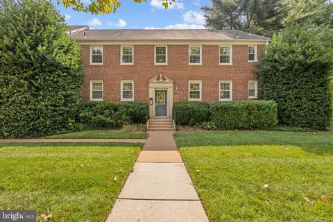706 S Fayette St #21, Alexandria, VA 22314