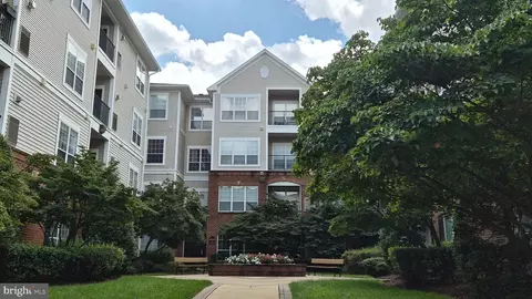 4862 Eisenhower Ave #166, Alexandria, VA 22304