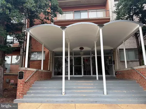 5851 Quantrell Ave #105, Alexandria, VA 22312