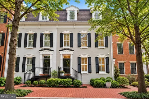 1822 Carpenter Rd, Alexandria, VA 22314