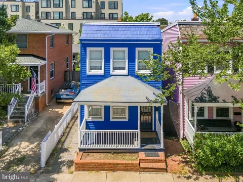720 N Patrick St, Alexandria, VA 22314