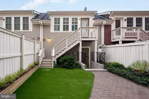 2216 Main Line Blvd, Alexandria, VA 22301