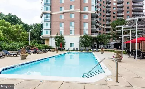 3101 N Hampton Dr #606, Alexandria, VA 22302