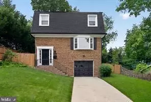 250 Aspen St, Alexandria, VA 22305