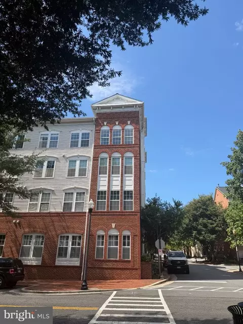 171 Somervelle St #404, Alexandria, VA 22304