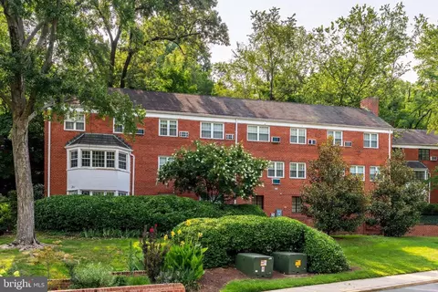 3507 Valley Dr, Alexandria, VA 22302