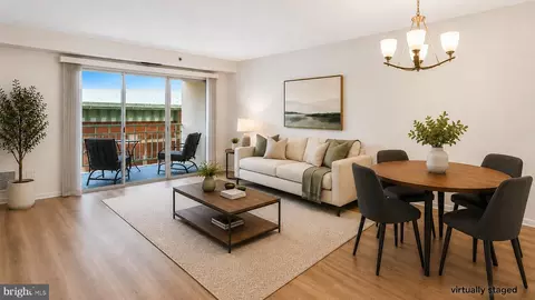 610 N West St #303, Alexandria, VA 22314