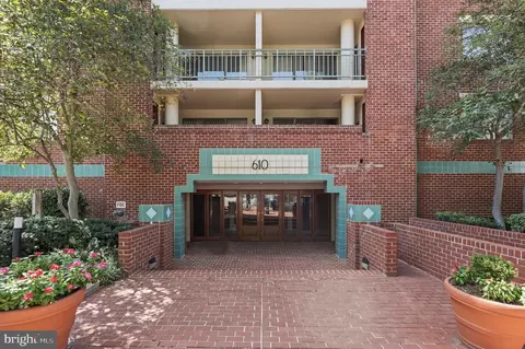 610 N West St #303, Alexandria, VA 22314