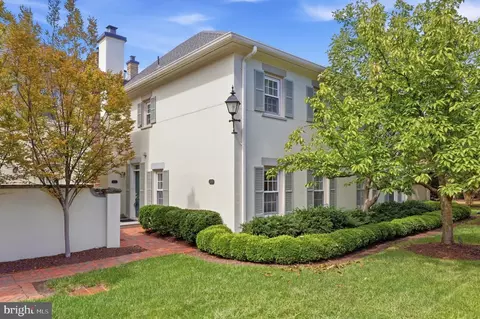 1011 N Pitt St, Alexandria, VA 22314