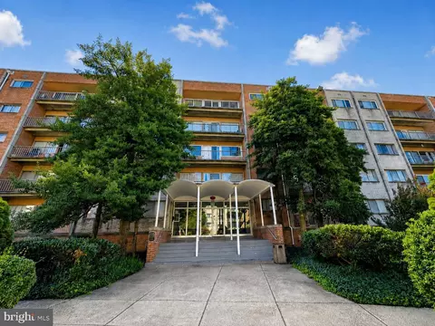 5831 Quantrell Ave #T2, Alexandria, VA 22312