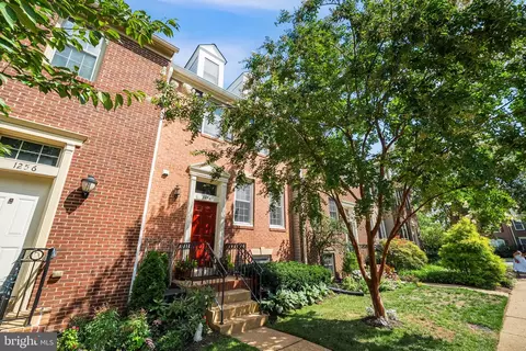 1258 Quaker Hill Dr, Alexandria, VA 22314