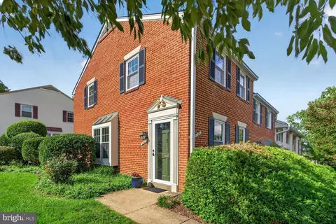 2306 N Dearing St, Alexandria, VA 22302