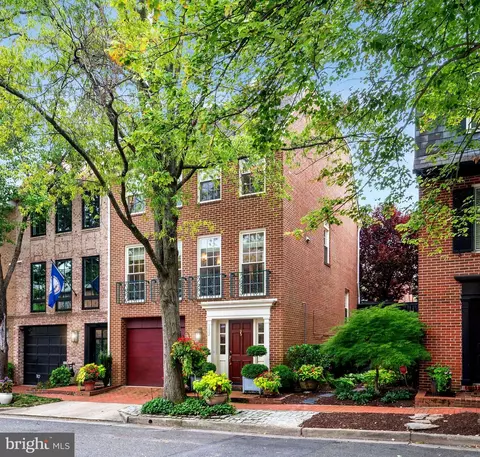 112 Quay St, Alexandria, VA 22314