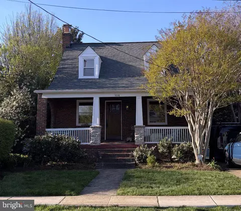 108 Stewart Ave, Alexandria, VA 22301