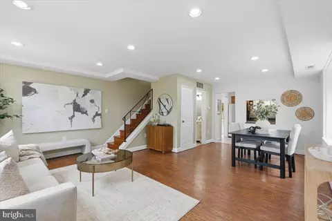 3764 Jason Ave, Alexandria, VA 22302