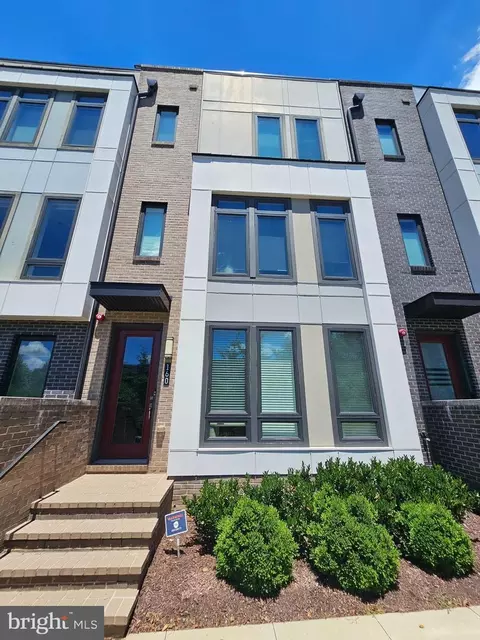 160 Ike Dr, Alexandria, VA 22314