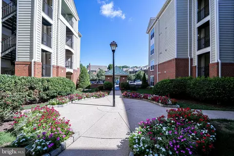 1100 Quaker Hill Dr #307, Alexandria, VA 22314