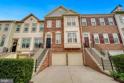 4641 Kirkland Pl, Alexandria, VA 22311