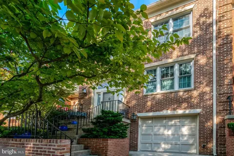 127 Gretna Green Ct, Alexandria, VA 22304