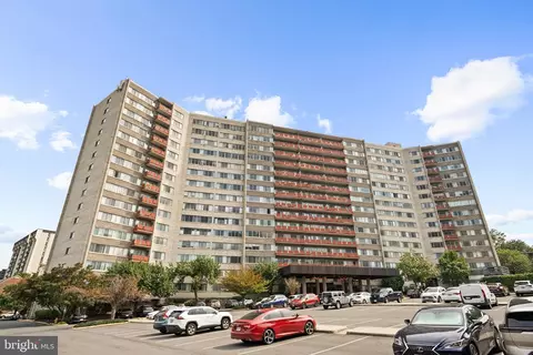 5340 Holmes Run Pkwy #702, Alexandria, VA 22304