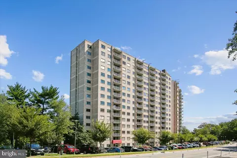 2500 N Van Dorn St #810, Alexandria, VA 22302
