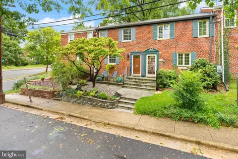 202 Gentry Ave, Alexandria, VA 22305