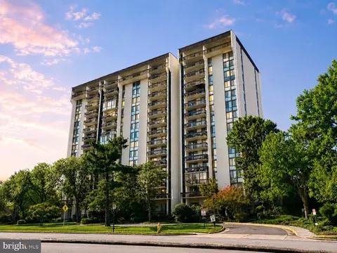 5300 Holmes Run Pkwy #606, Alexandria, VA 22304