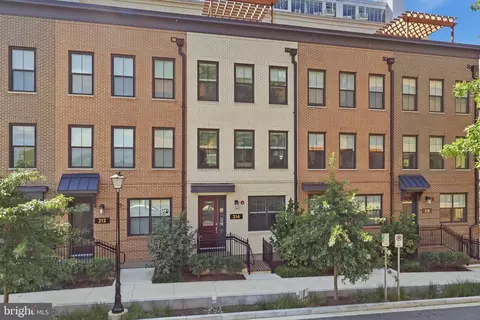 214 Canal Center Plz, Alexandria, VA 22314