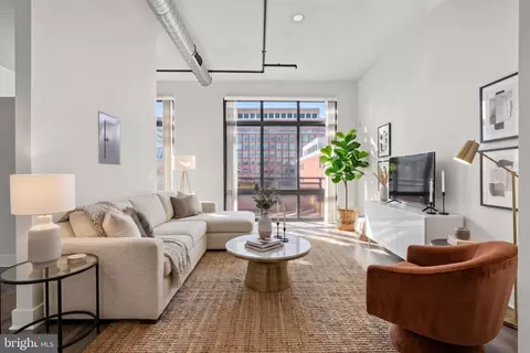 520 John Carlyle St #422, Alexandria, VA 22314