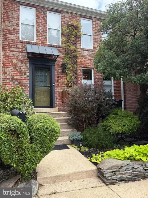 5405 Richenbacher Ave, Alexandria, VA 22304