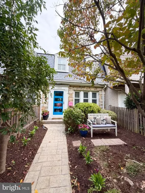 1803 Leslie Ave, Alexandria, VA 22301