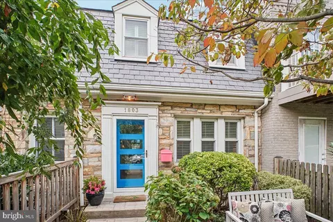 1803 Leslie Ave, Alexandria, VA 22301