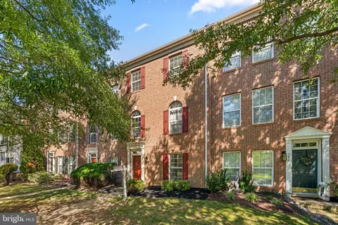 3819 Eisenhower Ave, Alexandria, VA 22304