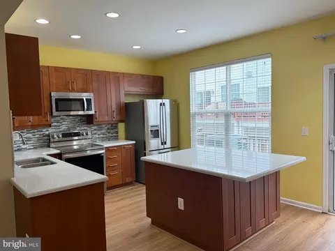 3819 Eisenhower Ave, Alexandria, VA 22304