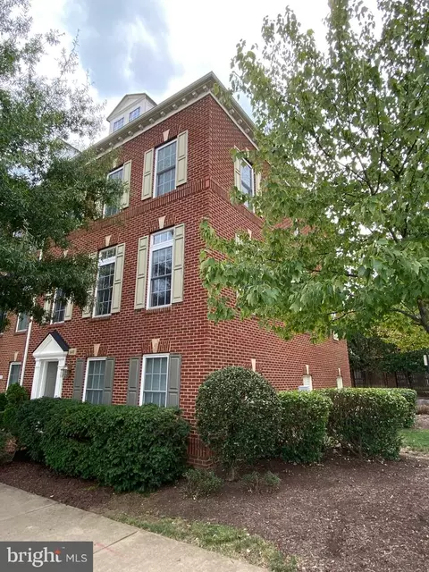 848 W Glebe Rd, Alexandria, VA 22305