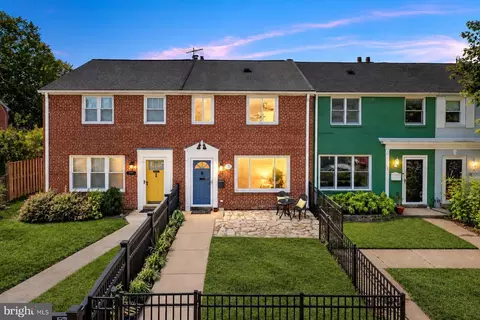 1420 Woodbine St, Alexandria, VA 22302