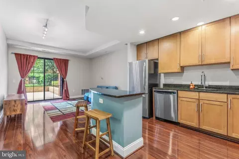 1111 Oronoco #126, Alexandria, VA 22314