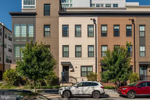 213 Montgomery St, Alexandria, VA 22314