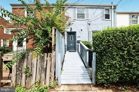 229 Tennessee Ave, Alexandria, VA 22305
