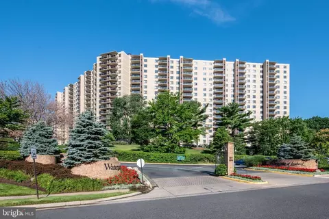 205 Yoakum Pkwy #1711, Alexandria, VA 22304