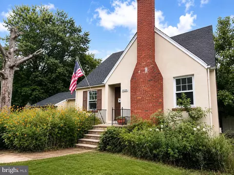 5520 Dawes Ave, Alexandria, VA 22311