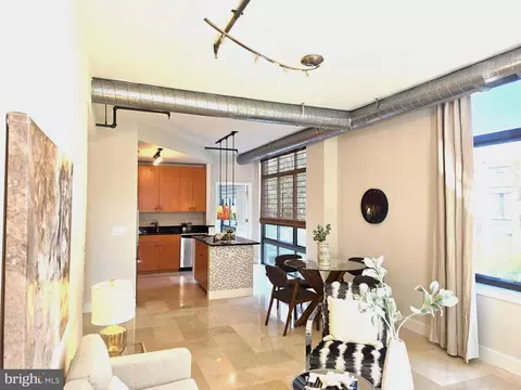 520 John Carlyle St #343, Alexandria, VA 22314