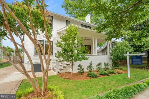 2504 Leslie Ave, Alexandria, VA 22301