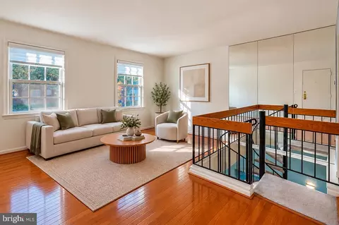 603 Bashford Ln #1, Alexandria, VA 22314