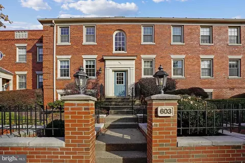 603 Bashford Ln #1, Alexandria, VA 22314