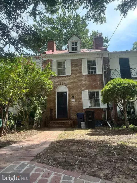 728 S Royal St S, Alexandria, VA 22314