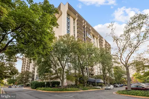 5300 Holmes Run Pkwy #812, Alexandria, VA 22304