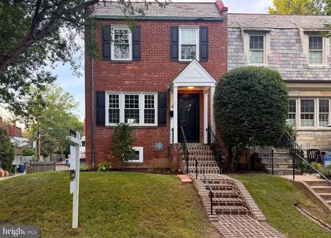 4 E Rosemont Ave, Alexandria, VA 22301